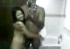 A miúda loira deixa-se foder com uma vídeo pornô de mulher com homem rata careca por trás depois de um broche profundo.