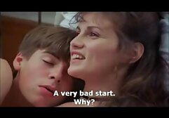 O rapaz vê vídeo com a mãe e vídeo de pornô mulher com mulher o pai sexo