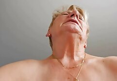 TeenPies Loura vídeo pornográfico mulher transando batendo em cona peluda e cheia de creme